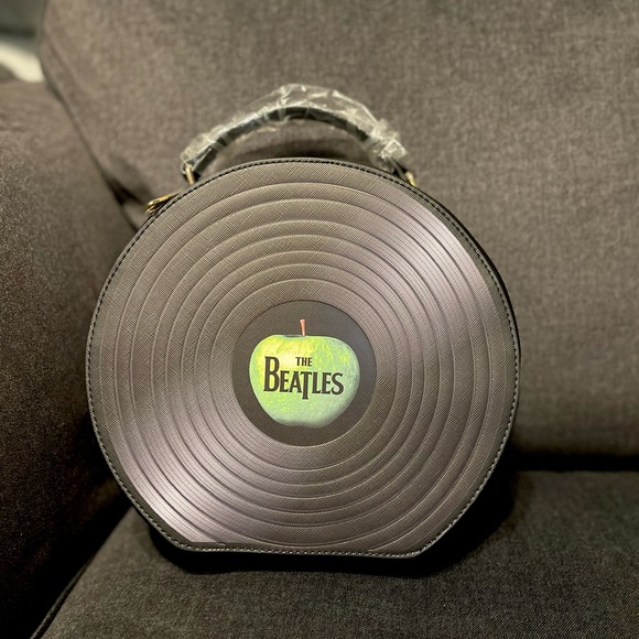 Loungefly The Beatles vinyl record crossbody & wallet - Picture 2 of 12